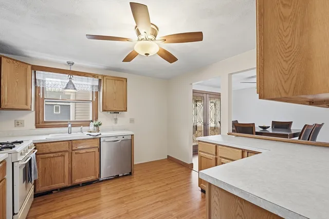 $524,900 | 25 Greenhalge Street, Tewksbury, MA 01876