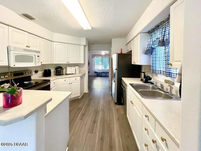 $1,850 | 129 Blue Heron Drive, Unit A, Daytona Beach, FL 32119