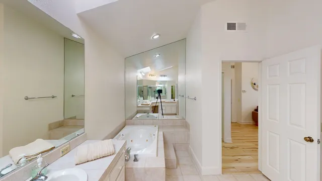 $685,000 | 162 Lost River Drive, Palm Desert, CA 92211