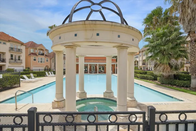 $2,800 | 7231 Laguna Villas, Houston, TX 77036