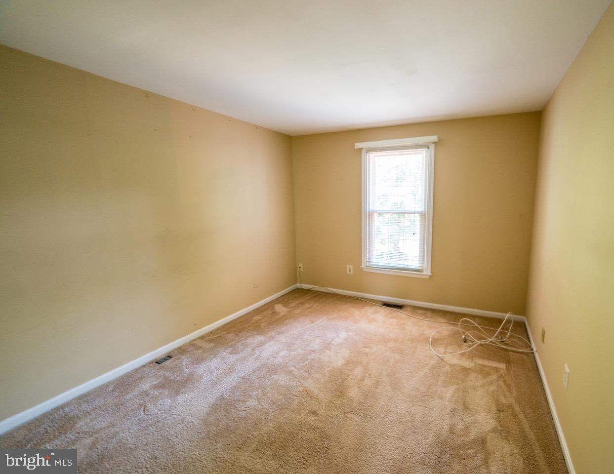 202 Finale Terrace Silver Spring, MD 20901 - Photo 4 of 12 Spacious second bedroom