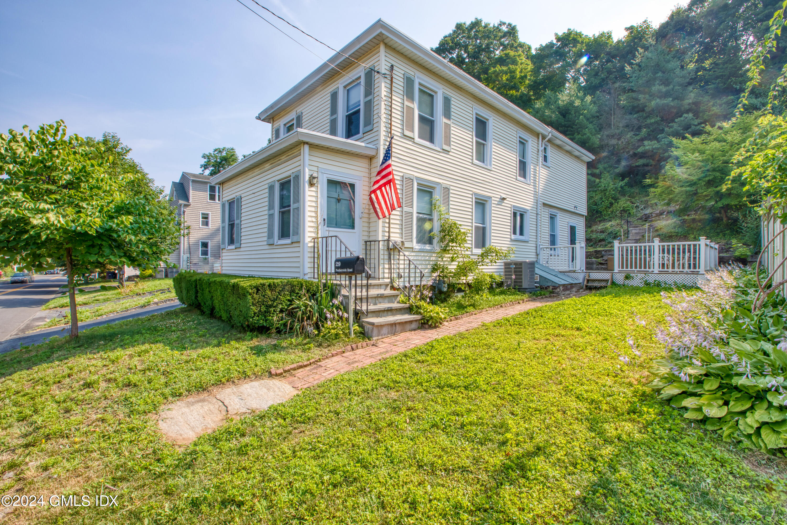 29 Pemberwick Road Greenwich, CT 06831 - Photo 1 of 35 1-864A7985-10