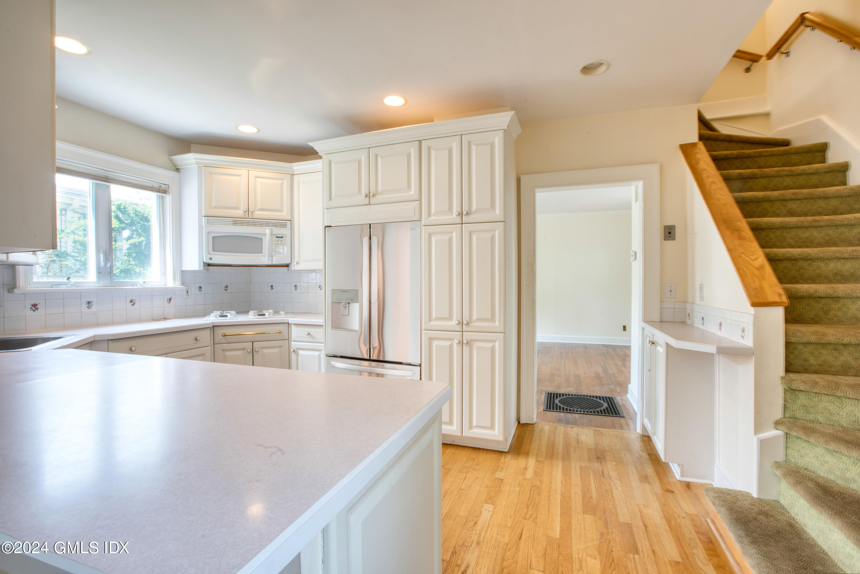 29 Pemberwick Road Greenwich, CT 06831 - Photo 10 of 35 10-864A8017-18