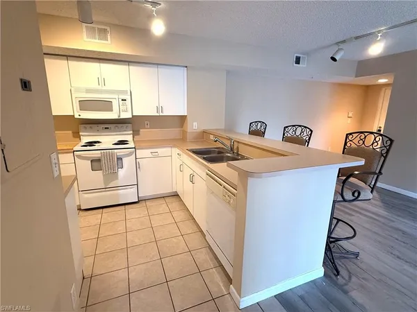 $1,750 | 1865 Florida Club Drive, Unit 6203, Naples, FL 34112
