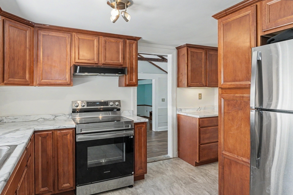 25 Moynihan Road Hamilton, MA 01982 - Photo 8 of 42