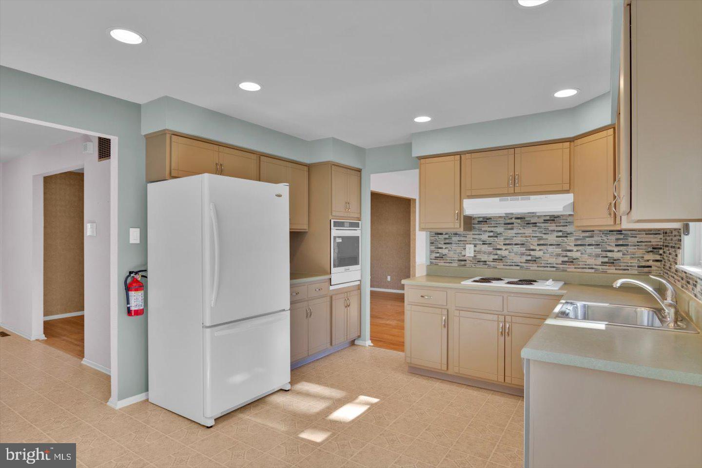 104 Lamp Post Lane Cherry Hill, NJ 08003 - Photo 15 of 44