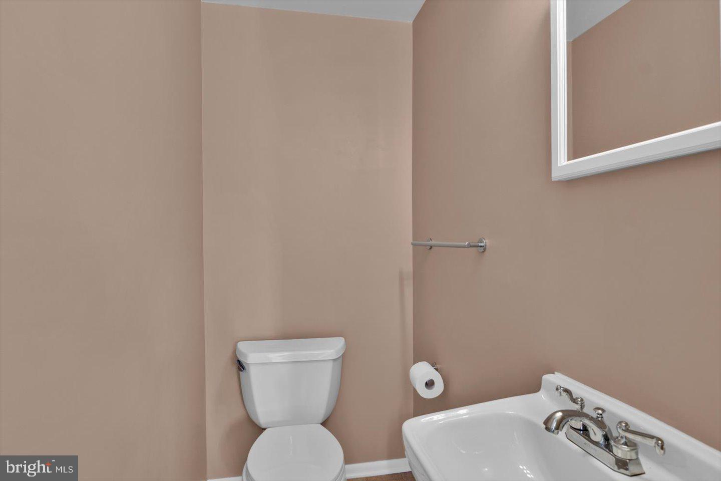 104 Lamp Post Lane Cherry Hill, NJ 08003 - Photo 21 of 44 a bathroom with a toilet and sink