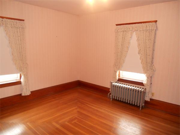 365 Middle Street Fall River, MA 02724 - Photo 10 of 13 Gallery Image 10
