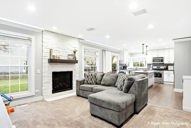 $425,000 | 1670 Yosemite Parkway, Algonquin, IL 60102