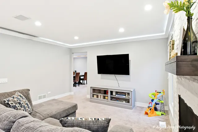 $425,000 | 1670 Yosemite Parkway, Algonquin, IL 60102