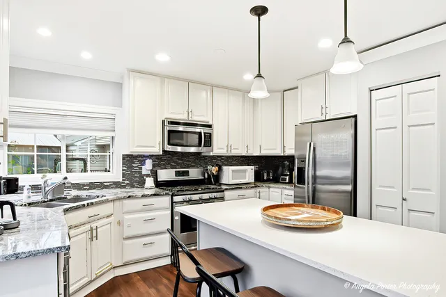 $425,000 | 1670 Yosemite Parkway, Algonquin, IL 60102