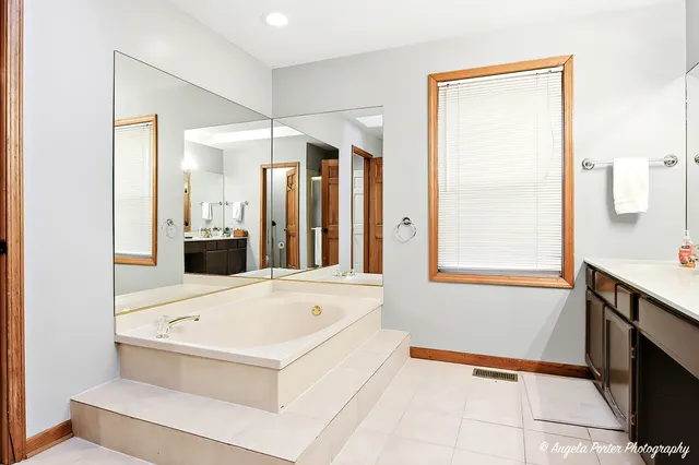 $425,000 | 1670 Yosemite Parkway, Algonquin, IL 60102