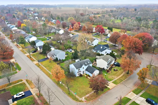 $425,000 | 1670 Yosemite Parkway, Algonquin, IL 60102