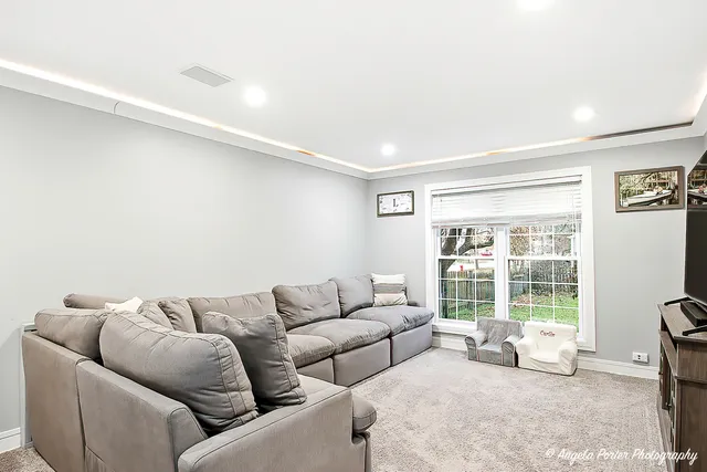 $425,000 | 1670 Yosemite Parkway, Algonquin, IL 60102