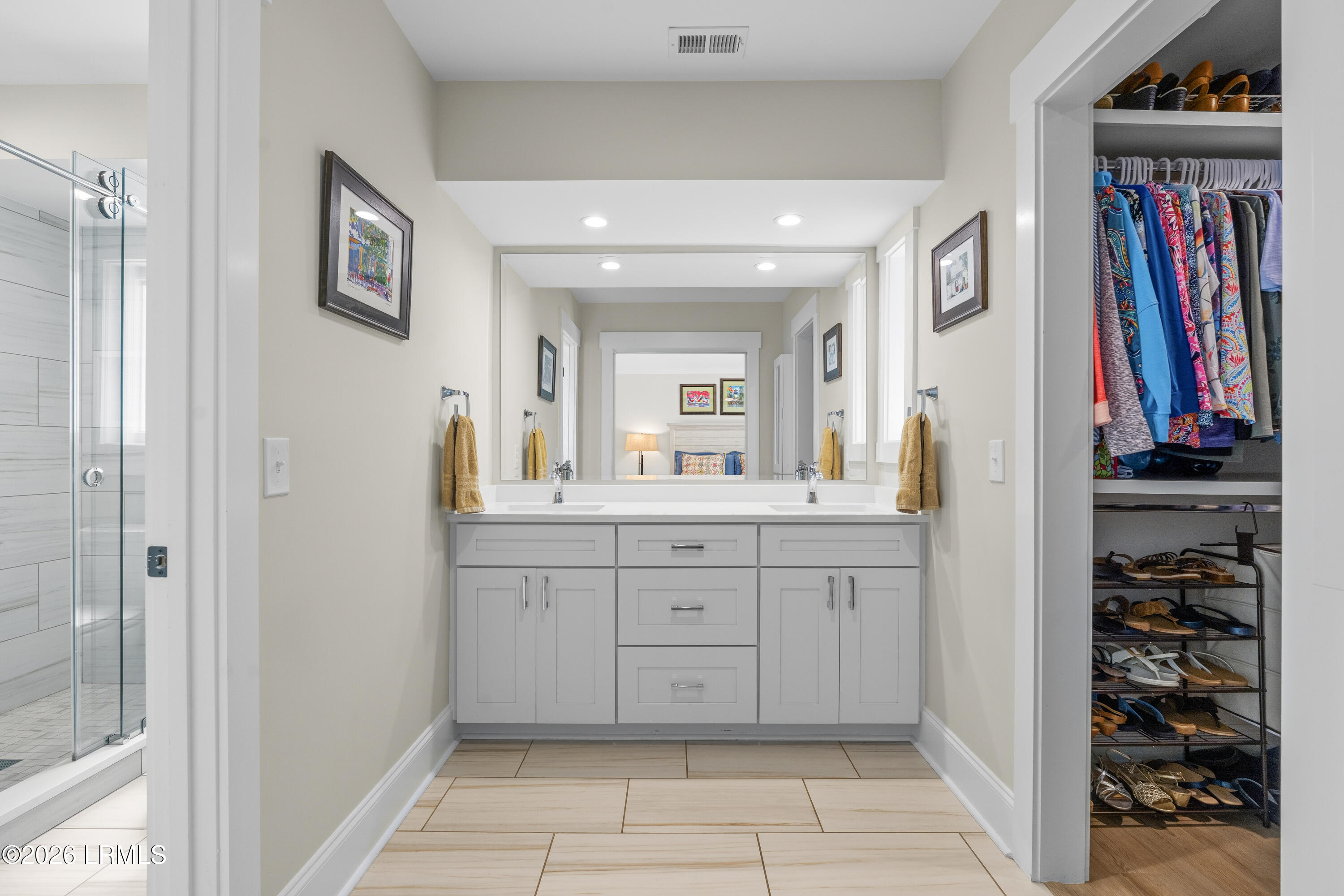 27 Pineland Road Hilton Head Island, SC 29926 - Photo 52 of 76 Primary bath