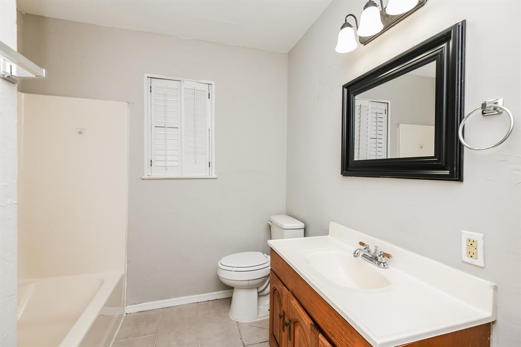 918 Kerry Street Benbrook, TX 76126 - Photo 13 of 15