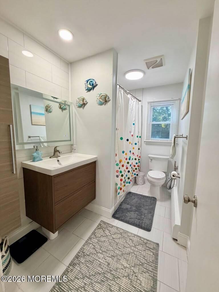 4 Dorset Way Edison, NJ 08820 - Photo 24 of 41 Bathroom