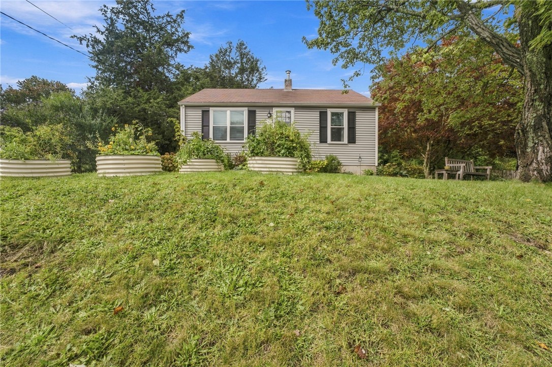 87 Potowomut Road Warwick, RI 02818 - Photo 2 of 38 Gallery Image 2