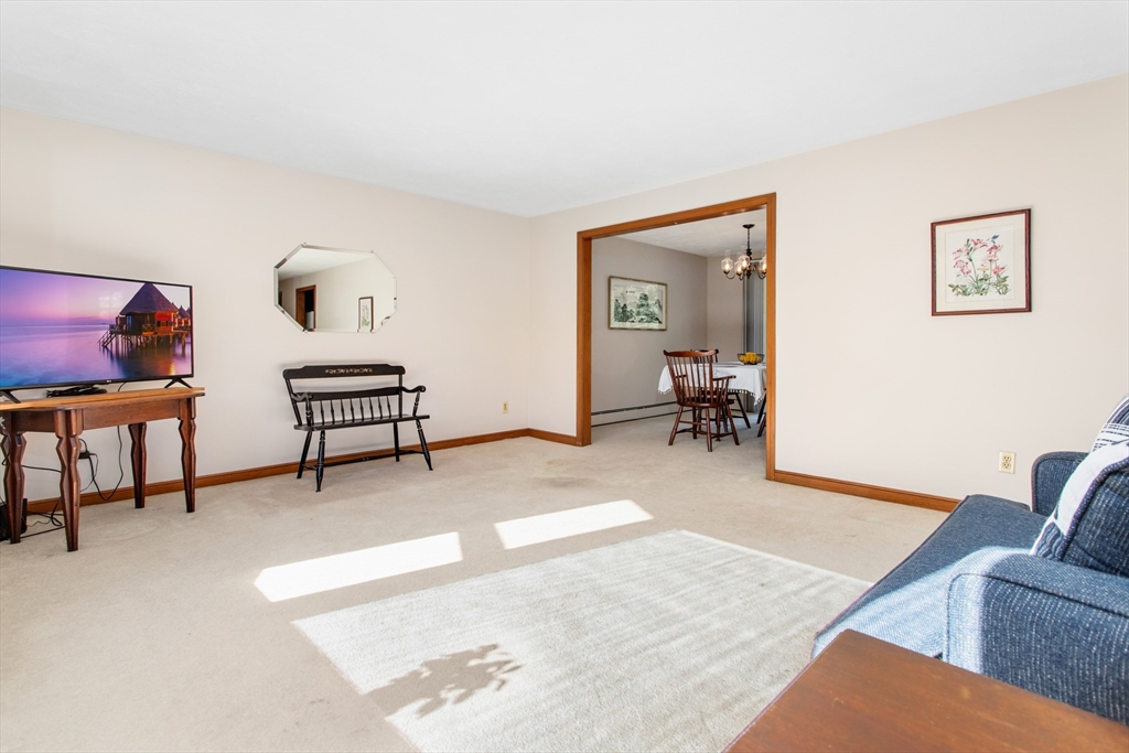 9 Hemlock Road Reading, MA 01867 - Photo 6 of 42 Gallery Image 6