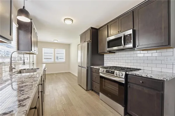 $385,000 | 8018 Nall Avenue, Prairie Village, KS 66208