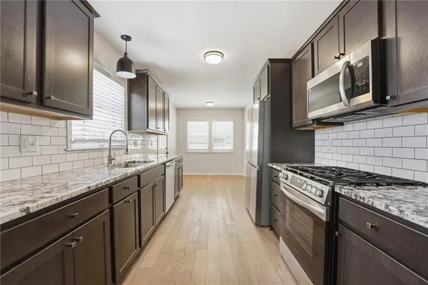 $385,000 | 8018 Nall Avenue, Prairie Village, KS 66208