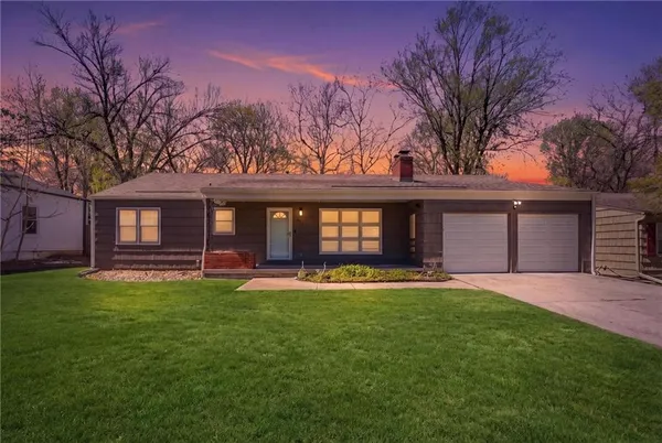 $385,000 | 8018 Nall Avenue, Prairie Village, KS 66208