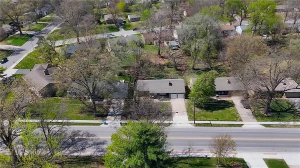$385,000 | 8018 Nall Avenue, Prairie Village, KS 66208