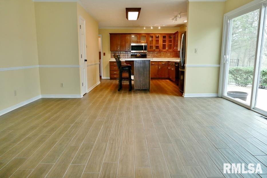 510 West Raintree Road Dunlap, IL 61525 - Photo 11 of 47 Gallery Image 11