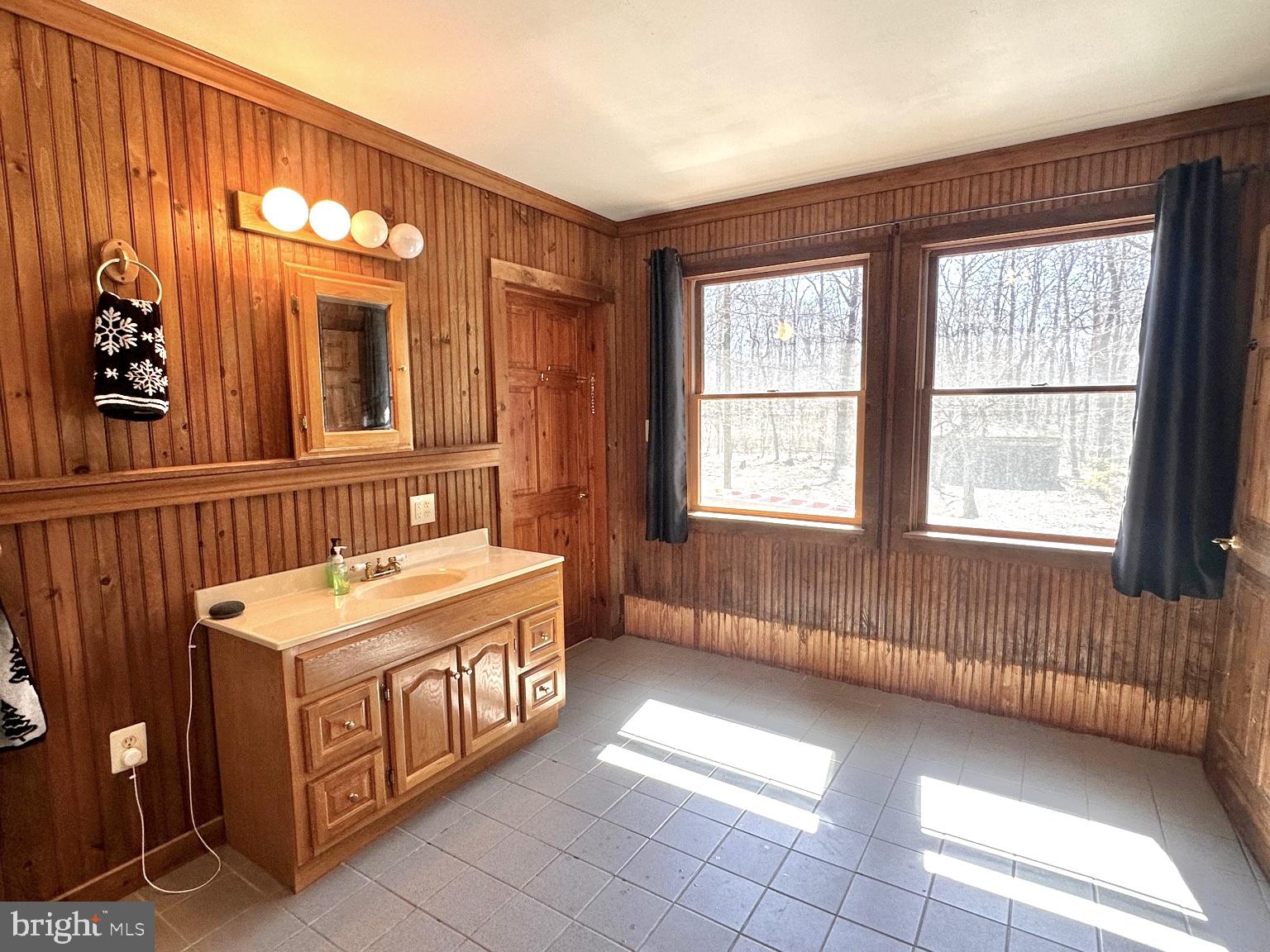 8640 Hensingersville Road Alburtis, PA 18011 - Photo 19 of 32