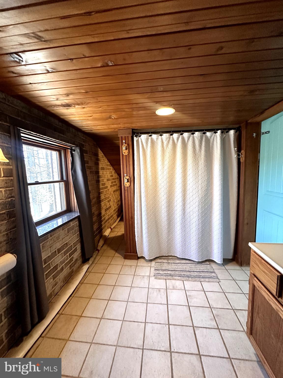 8640 Hensingersville Road Alburtis, PA 18011 - Photo 26 of 32