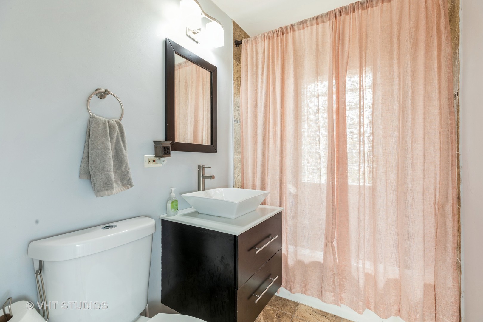 1469 Burr Oak Road Homewood, IL 60430 - Photo 11 of 24 a bathroom with a sink toilet and mirror