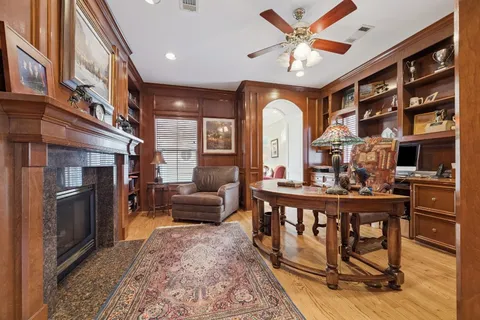 $1,950,000 | 2309 Shakespeare Street, Houston, TX 77030