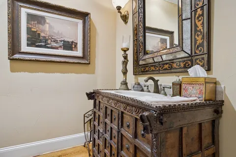 $1,950,000 | 2309 Shakespeare Street, Houston, TX 77030