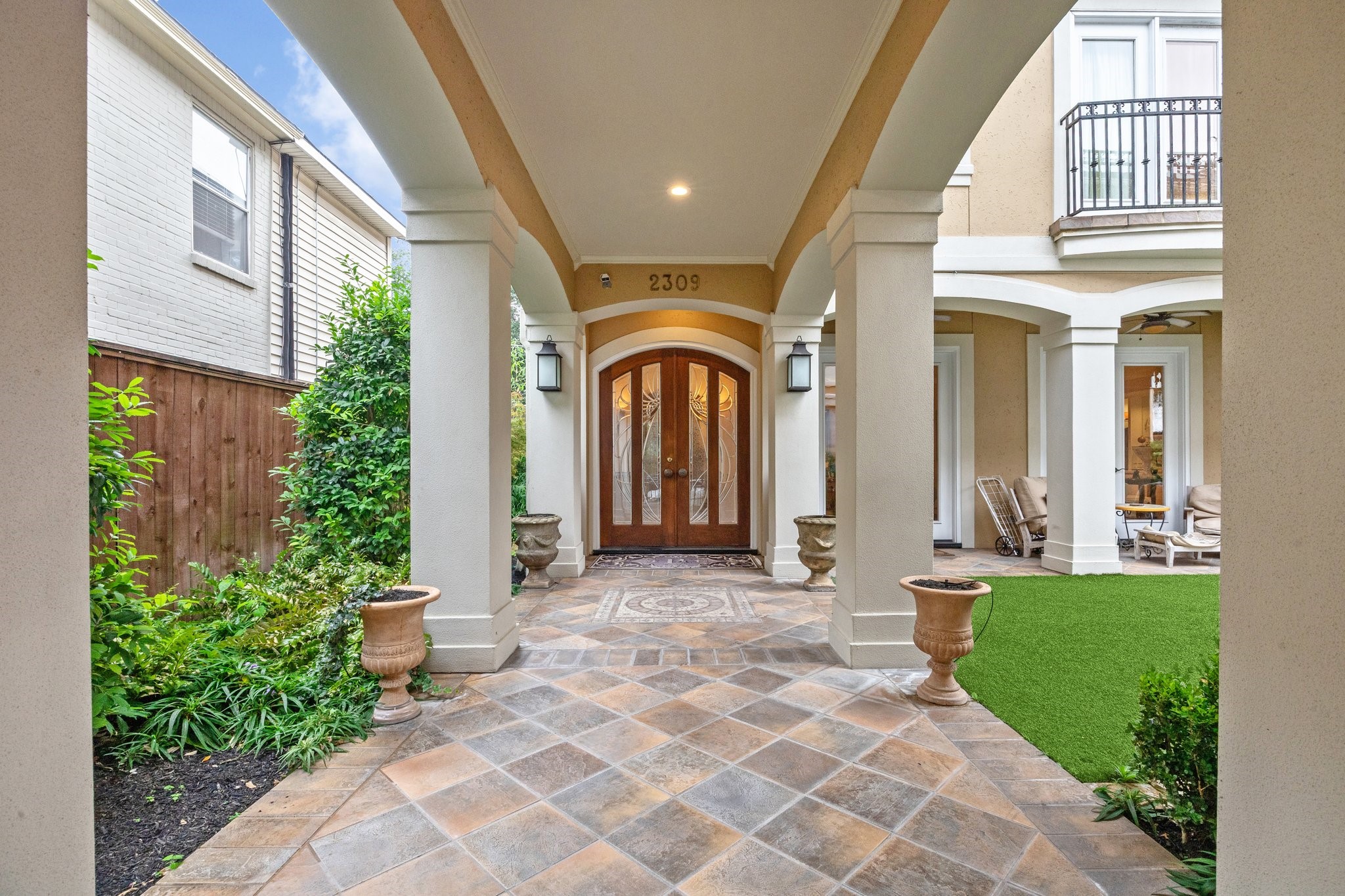 2309 Shakespeare Street Houston, TX 77030 - Photo 2 of 48