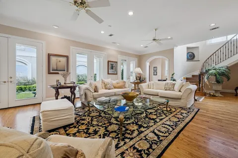 $1,950,000 | 2309 Shakespeare Street, Houston, TX 77030