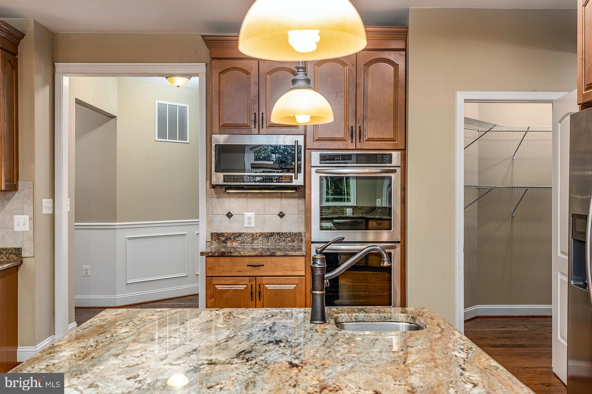 11932 Waples Mill Road Oakton, VA 22124 - Photo 11 of 64