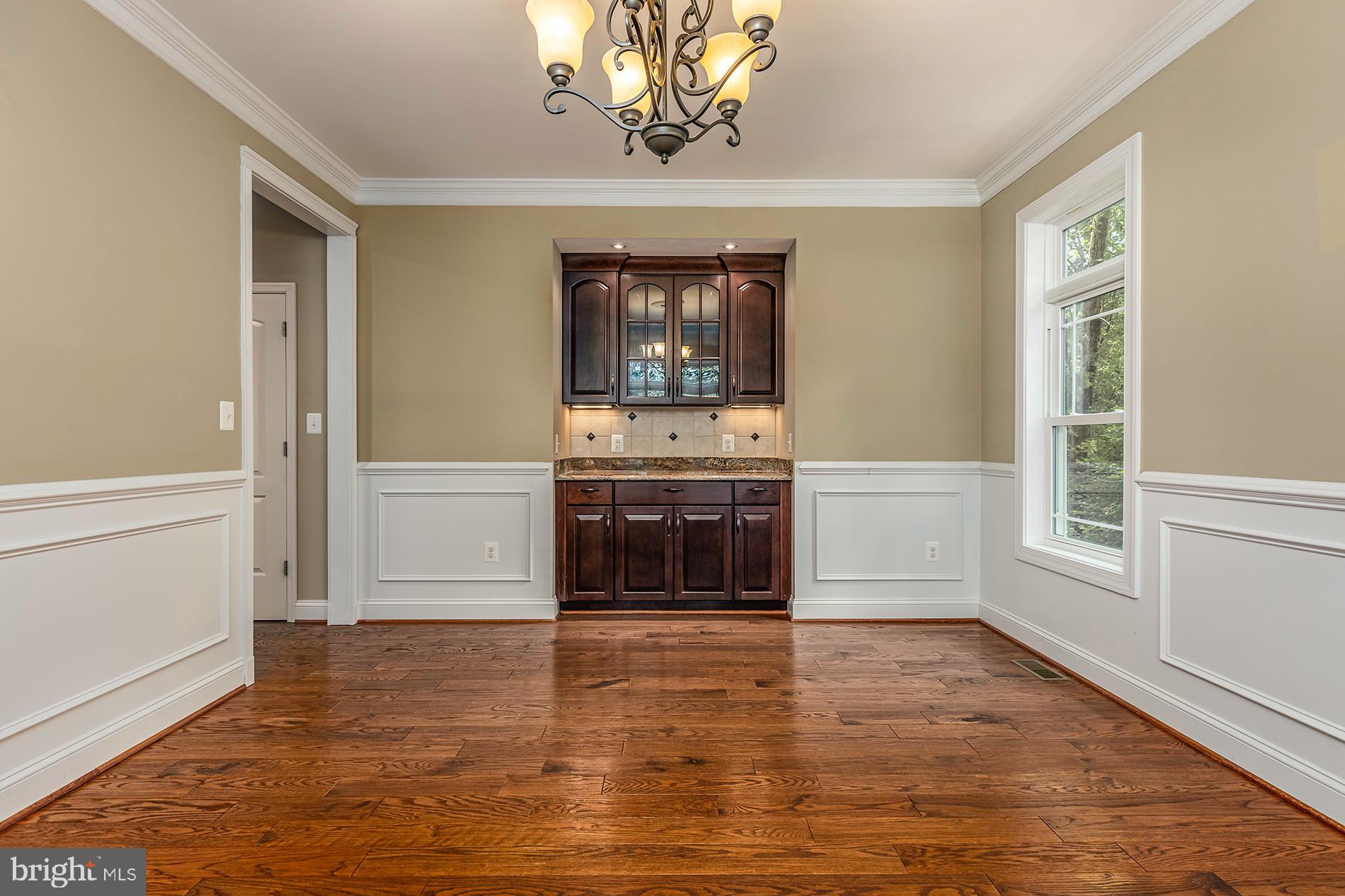 11932 Waples Mill Road Oakton, VA 22124 - Photo 7 of 64