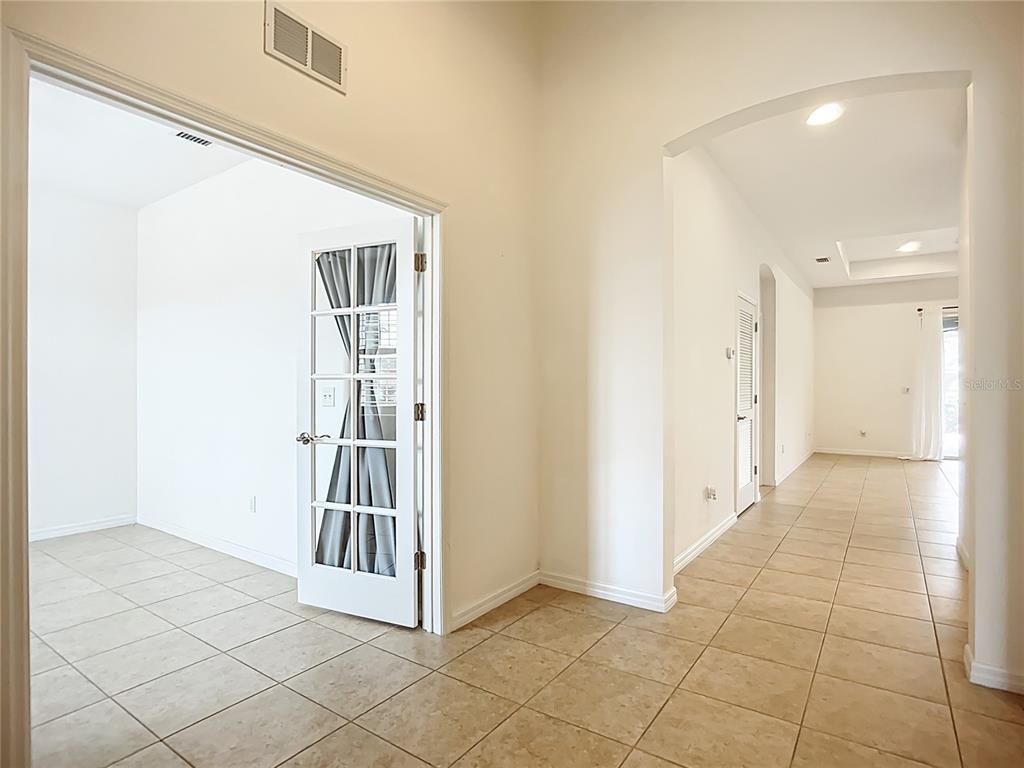 5384 Layton Drive Venice, FL 34293 - Photo 4 of 33