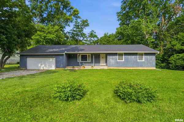 $139,900 | 1109 South Creve Coeur Avenue, Creve Coeur, IL 61610