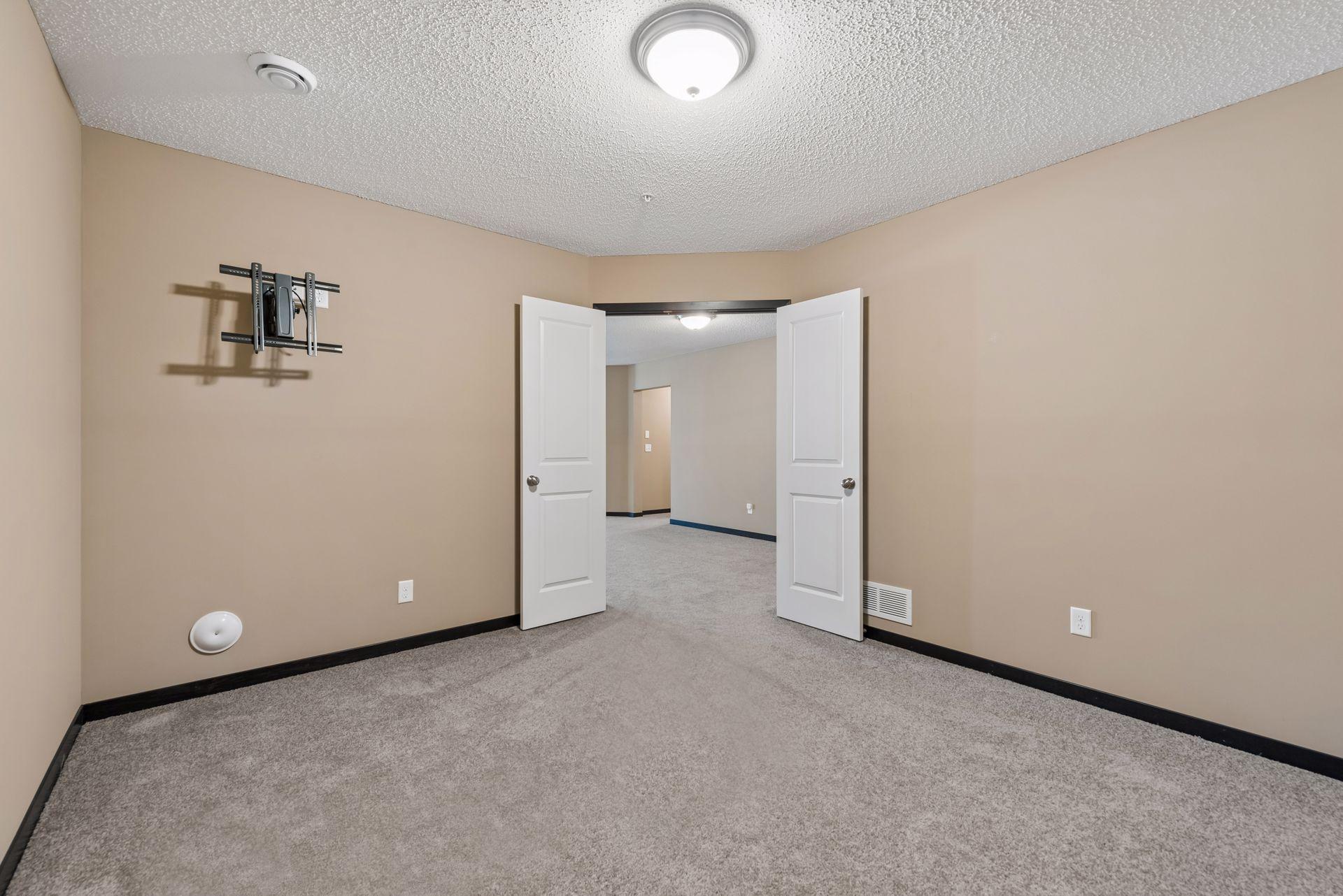 8652 Lake Riley Drive Chanhassen, MN 55317 - Photo 31 of 70