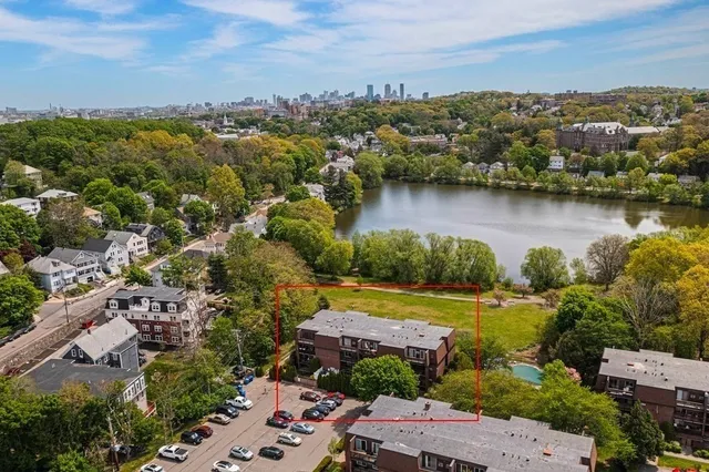 $2,400 | 140 Kenrick Street, Unit 21, Boston, MA 02135