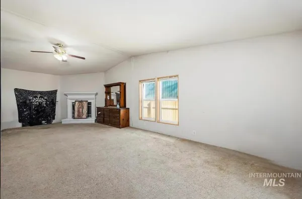 $250,000 | 1516 North 2290th Street East, Rogerson, ID 83302