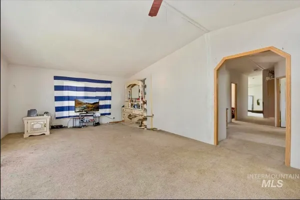 $250,000 | 1516 North 2290th Street East, Rogerson, ID 83302