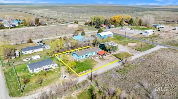 $250,000 | 1516 North 2290th Street East, Rogerson, ID 83302