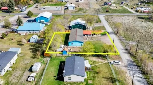 $250,000 | 1516 North 2290th Street East, Rogerson, ID 83302