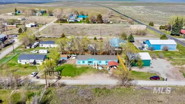 $250,000 | 1516 North 2290th Street East, Rogerson, ID 83302