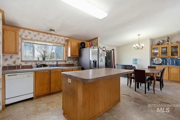 $250,000 | 1516 North 2290th Street East, Rogerson, ID 83302