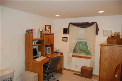521 Deland Road Flushing, MI 48433 - Photo 7 of 10 20206960-6.JPG