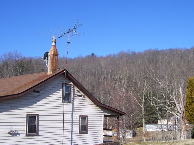 226 Old Ridge Road Crumpler, NC 28617 - Photo 3 of 8 Gallery Image 3