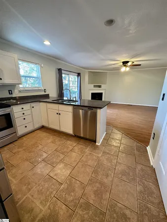 $2,250 | 1 Kingscreek Drive, Greer, SC 29650